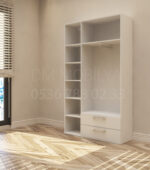 üç kapaklı dolap geniş depolama alanı sunan modern dolap modeli